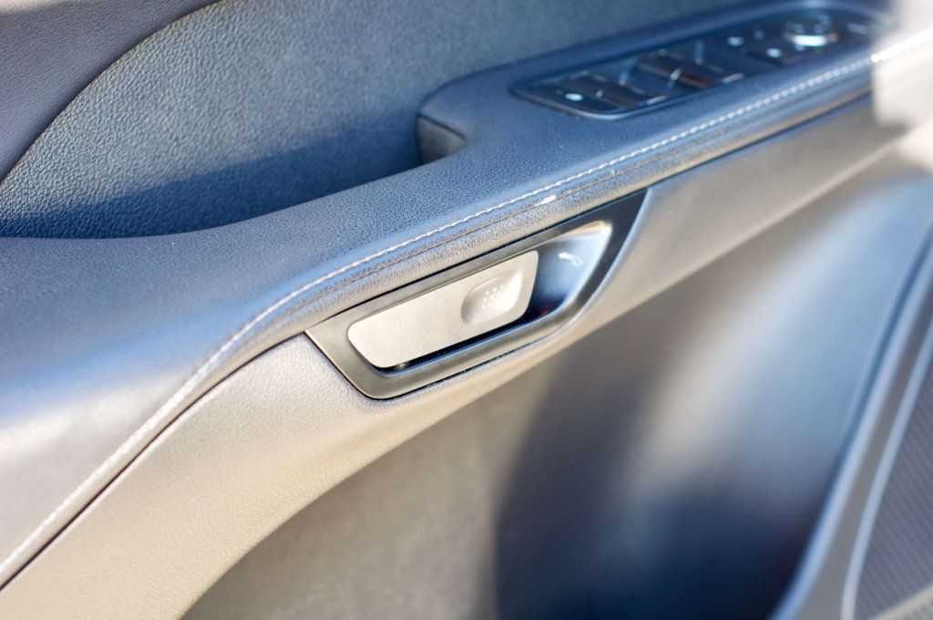 2023 Lexus RX Luxury/Heated&CooledFront&RearSeats/PowerMoonroof/BackupCamera - 22970306 - 28