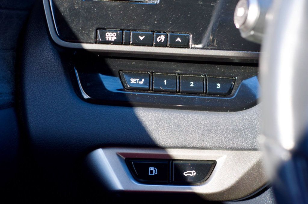 2023 Lexus RX Luxury/Heated&CooledFront&RearSeats/PowerMoonroof/BackupCamera - 22970306 - 29