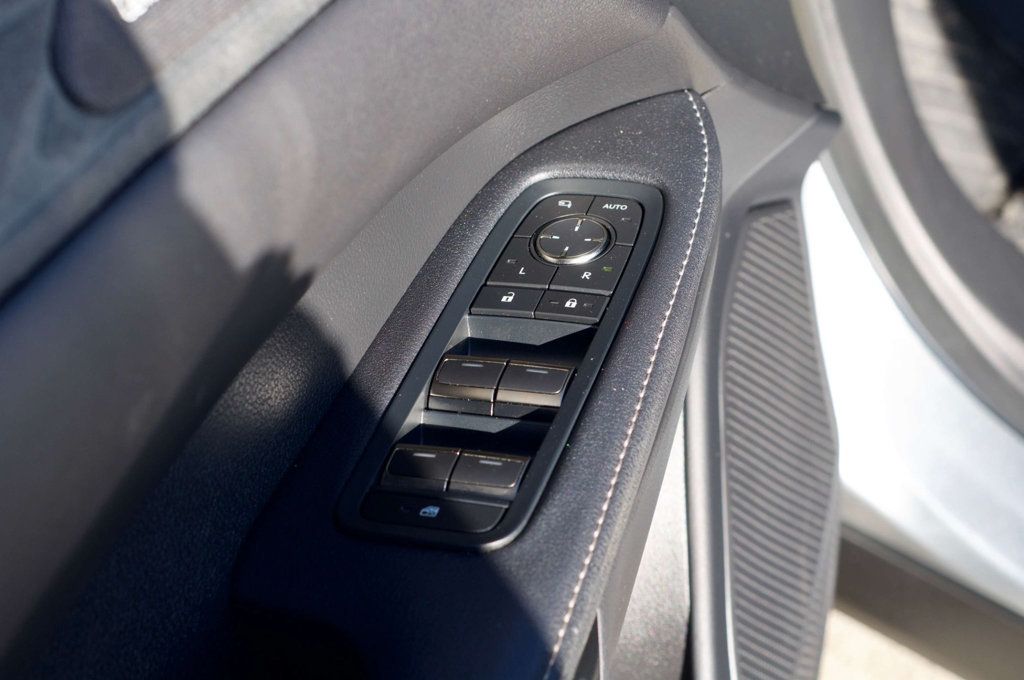 2023 Lexus RX Luxury/Heated&CooledFront&RearSeats/PowerMoonroof/BackupCamera - 22970306 - 31