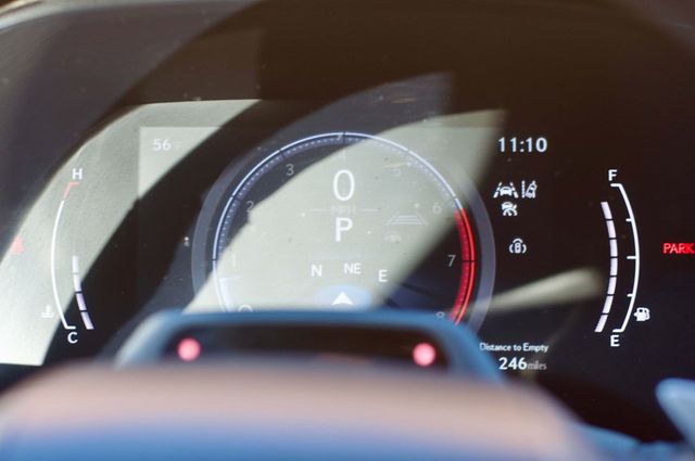 2023 Lexus RX Luxury/Heated&CooledFront&RearSeats/PowerMoonroof/BackupCamera - 22970306 - 32