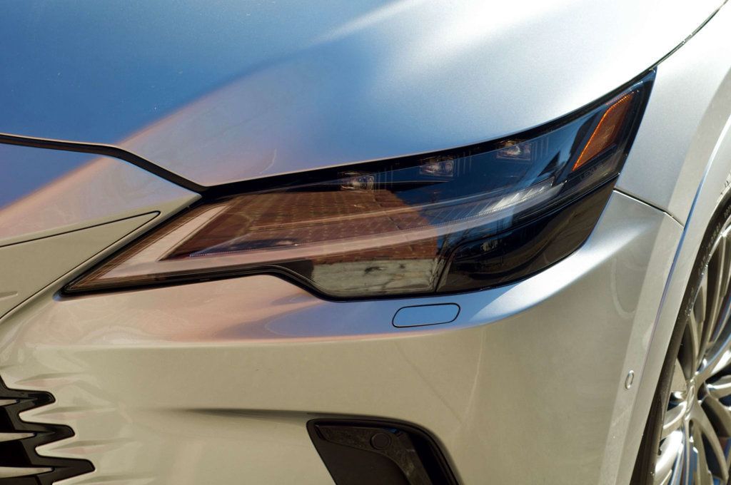 2023 Lexus RX Luxury/Heated&CooledFront&RearSeats/PowerMoonroof/BackupCamera - 22970306 - 8