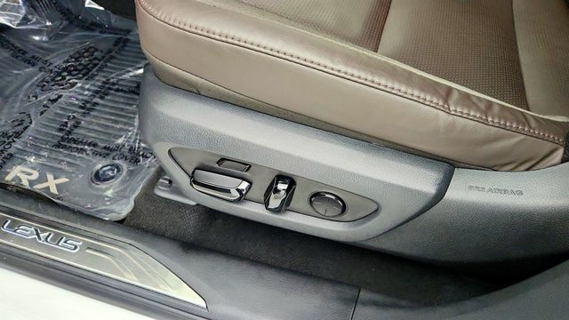 2023 Lexus RX RX 350 Luxury FWD w/ Mark Levinson & Pano Moonroof - 23073905 - 11