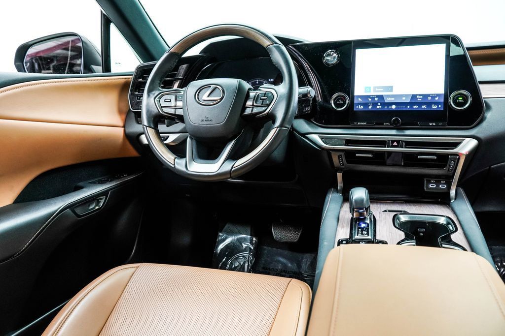Lexus RX photo 24