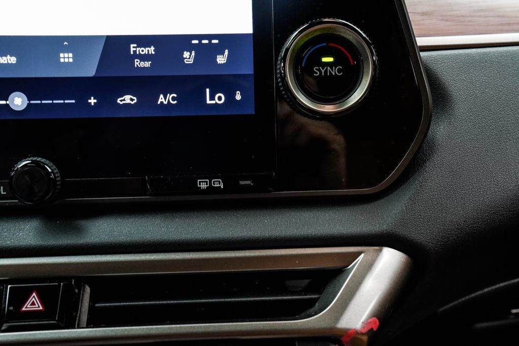 Lexus RX photo 31