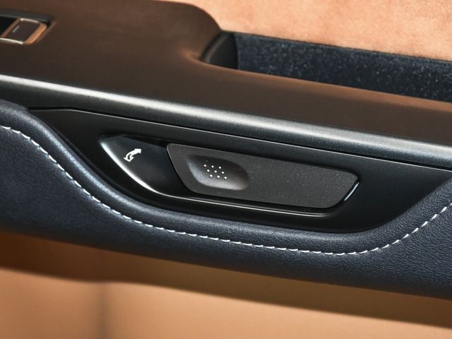 2023 Lexus RZ 450e Luxury - 22964488 - 16