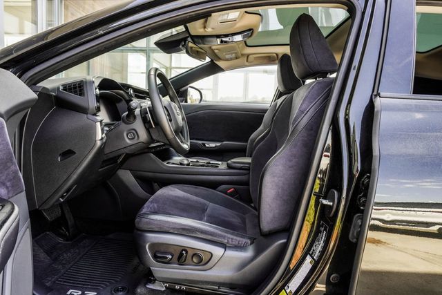 2023 Lexus RZ RZ 450e Luxury AWD - 22993533 - 34