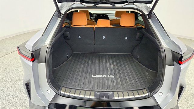 2023 Lexus RZ RZ 450e Luxury AWD - 23027966 - 21