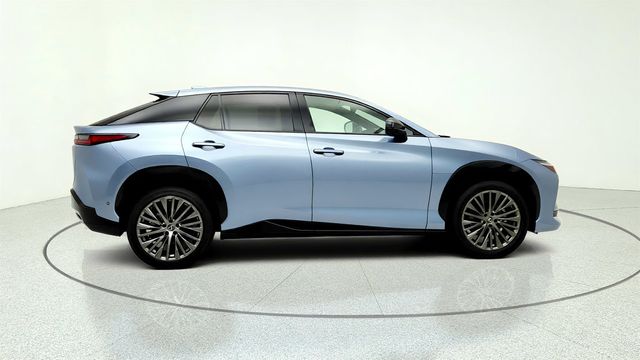 2023 Lexus RZ RZ 450e Luxury AWD w/ Dynamic Sky Roof & Cold Area Pkg - 23047646 - 3