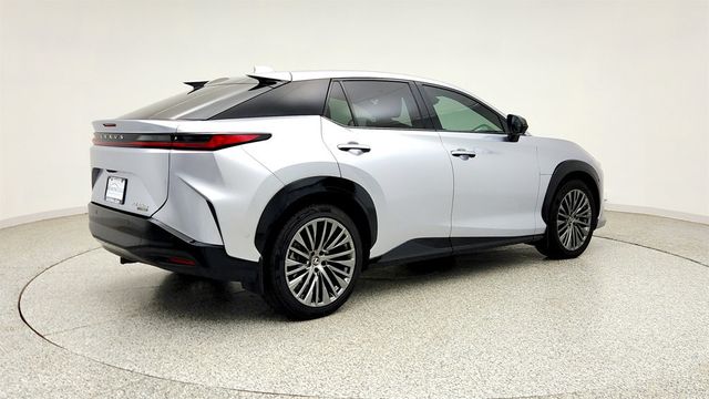 2023 Lexus RZ RZ 450e Luxury AWD w/ Panorama Glass Roof & Cold Area Pkg - 23027966 - 4