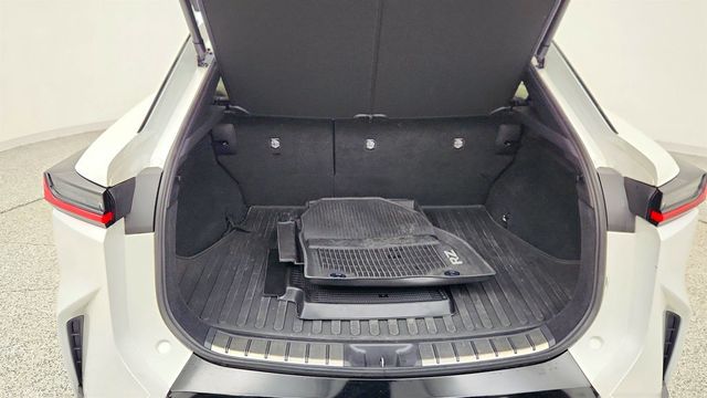 2023 Lexus RZ RZ 450e Luxury AWD w/ Panoramic Glass Roof & Heated Seats - 22999404 - 18