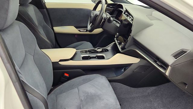 2023 Lexus RZ RZ 450e Luxury AWD w/ Panoramic Glass Roof & Heated Seats - 22999404 - 20