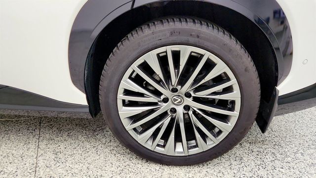 2023 Lexus RZ RZ 450e Luxury AWD w/ Panoramic Glass Roof & Heated Seats - 22999404 - 8