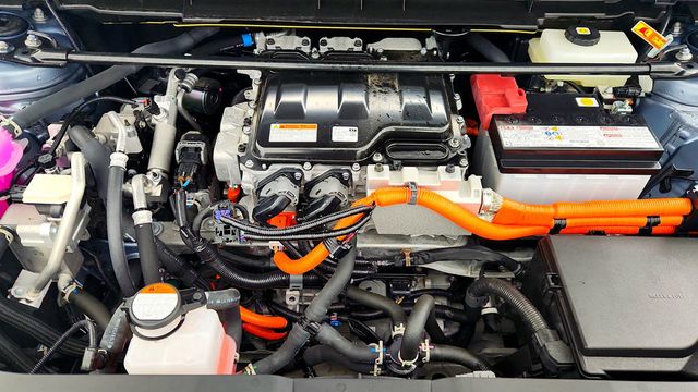 2023 Lexus RZ RZ 450e Premium AWD w/18''' Wheels + Tech & Cold Area Packages - 22994106 - 22