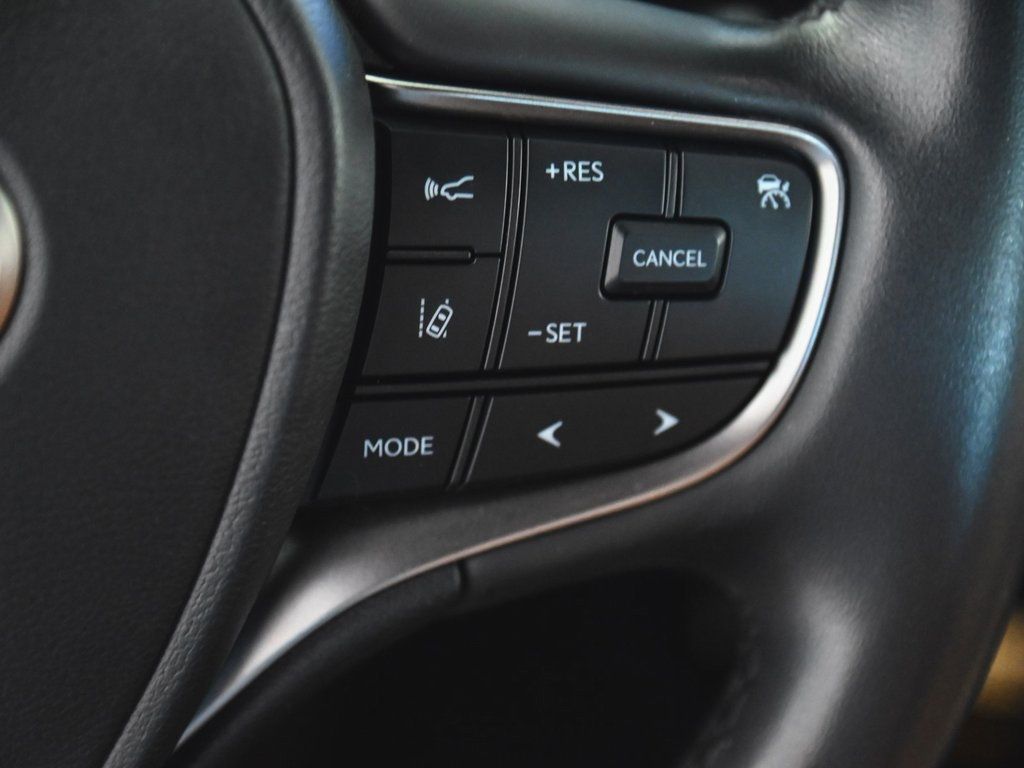 2023 Lexus UX 250h Premium photo 22