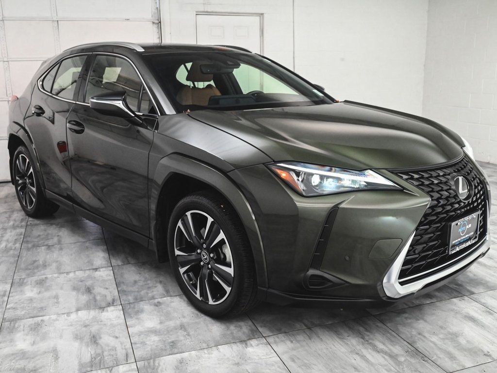2023 Lexus UX 250h Premium photo 3