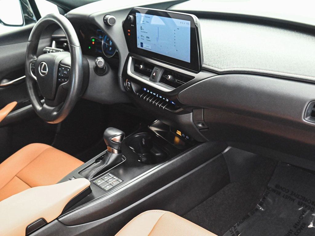 2023 Lexus UX 250h Premium photo 32
