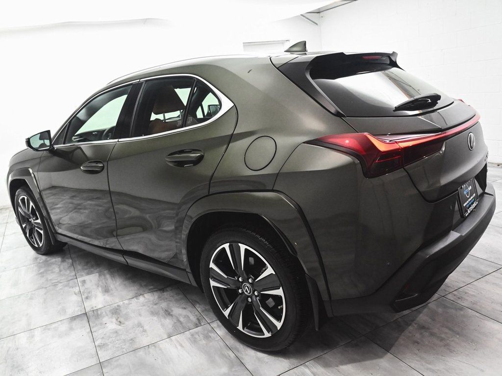 2023 Lexus UX 250h Premium photo 4
