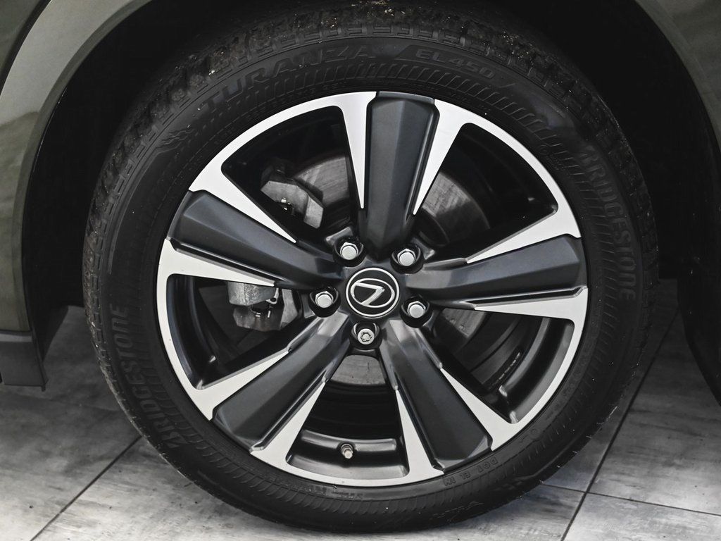 2023 Lexus UX 250h Premium photo 7