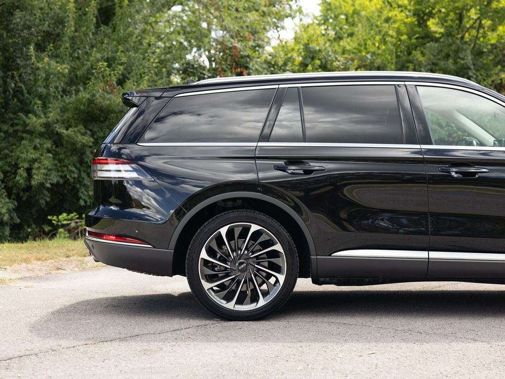 2023 Lincoln Aviator Reserve, Illumination Package, 22" Wheels, Elements Package Plus - 22898785 - 9