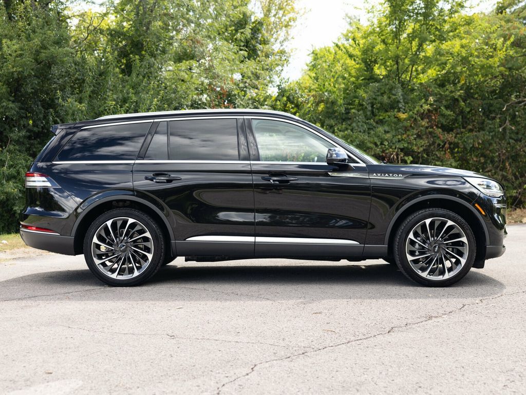 2023 Lincoln Aviator Reserve, Illumination Package, 22" Wheels, Elements Package Plus - 22898785 - 10