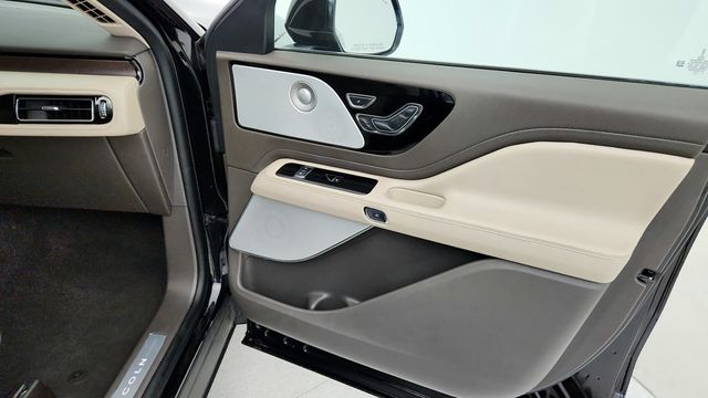 2023 Lincoln Aviator Reserve with Equipment 201A, Luxury Package & 22'' Wheels - 22949795 - 25