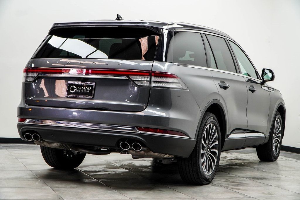 2023 Lincoln Aviator Standard photo 9