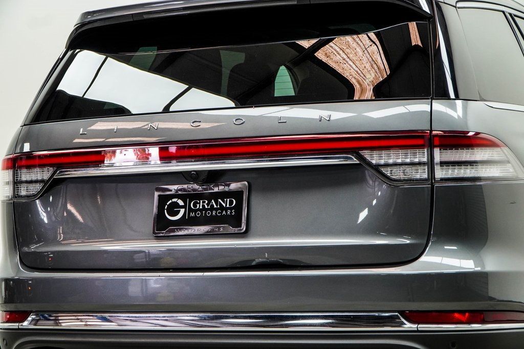 2023 Lincoln Aviator Standard photo 10