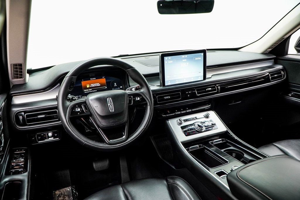 2023 Lincoln Aviator Standard photo 12