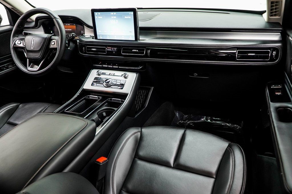 2023 Lincoln Aviator Standard photo 13