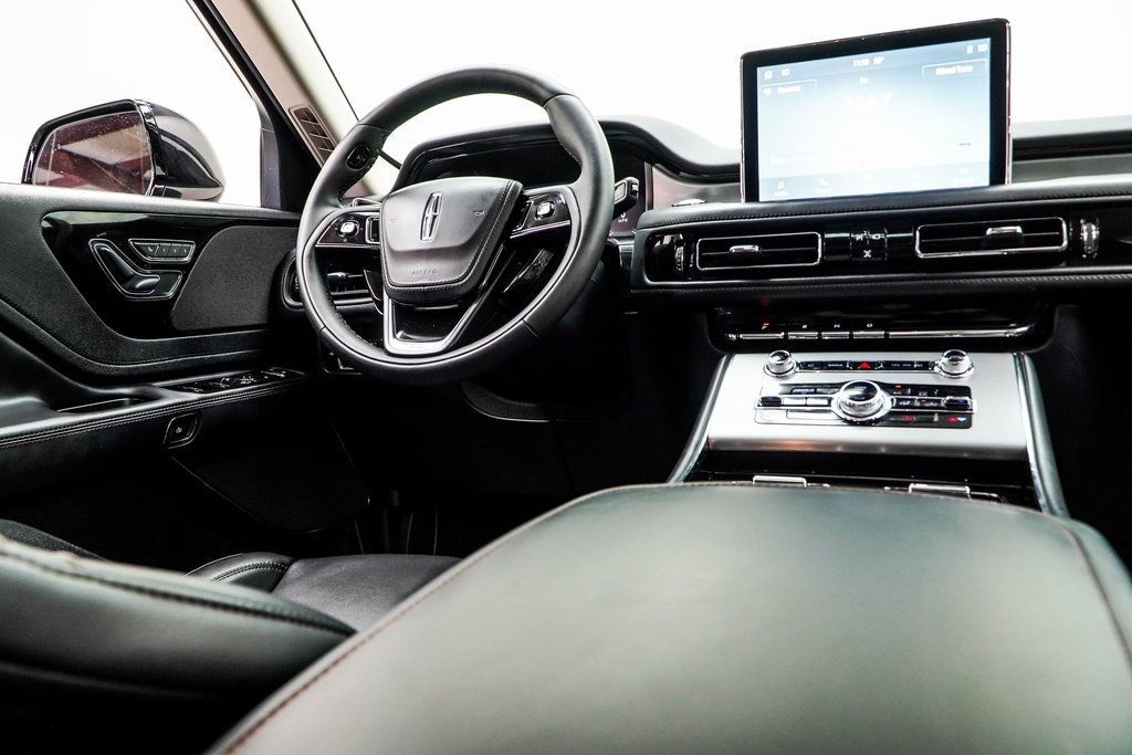 2023 Lincoln Aviator Standard photo 15