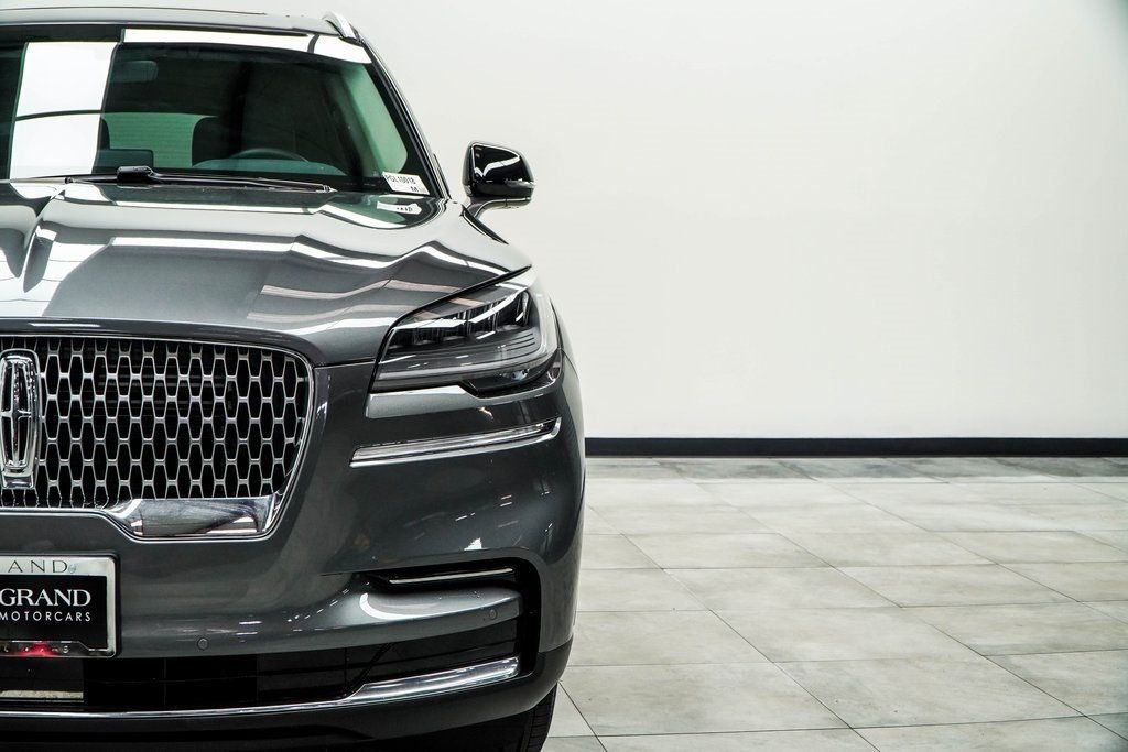 2023 Lincoln Aviator Standard photo 3