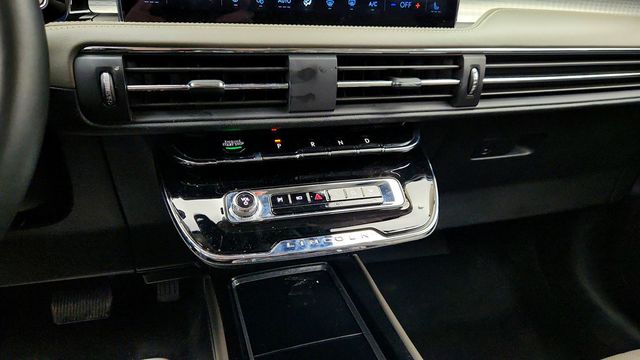 2023 Lincoln Corsair Standard AWD w/ Equipment Group 101A and Co-Pilot360 Vision - 22993422 - 14