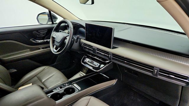 2023 Lincoln Corsair Standard AWD w/ Equipment Group 101A and Co-Pilot360 Vision - 22993422 - 23