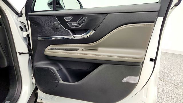 2023 Lincoln Corsair Standard AWD w/ Equipment Group 101A and Co-Pilot360 Vision - 22993422 - 25