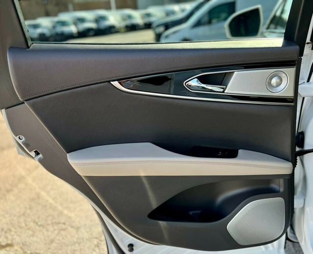 2023 Lincoln Nautilus Reserve AWD - 23069840 - 12