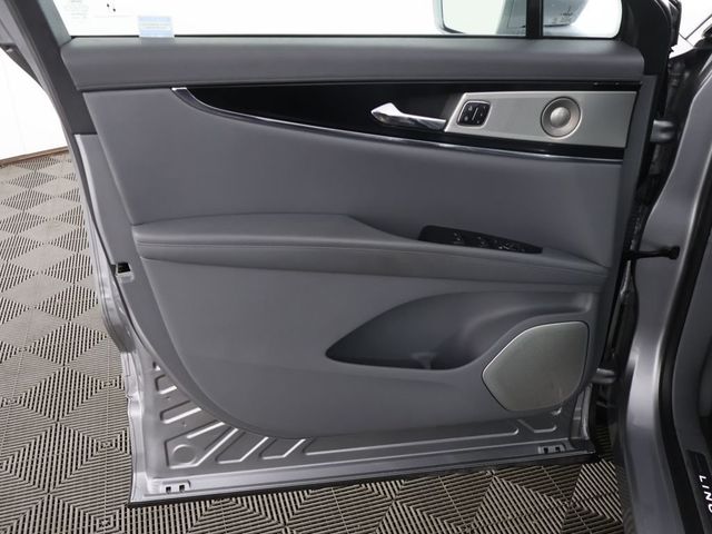 2023 Lincoln Nautilus Reserve AWD - 23075322 - 22