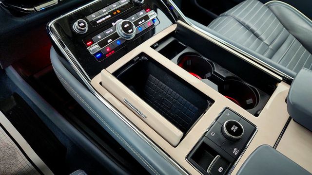 2023 Lincoln Navigator Black Label 4x4 with HD Trailer Tow Package & Massaging 2nd Row - 22984035 - 15