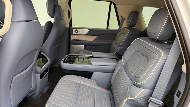 2023 Lincoln Navigator Black Label 4x4 with HD Trailer Tow Package & Massaging 2nd Row - 22984035 - 20