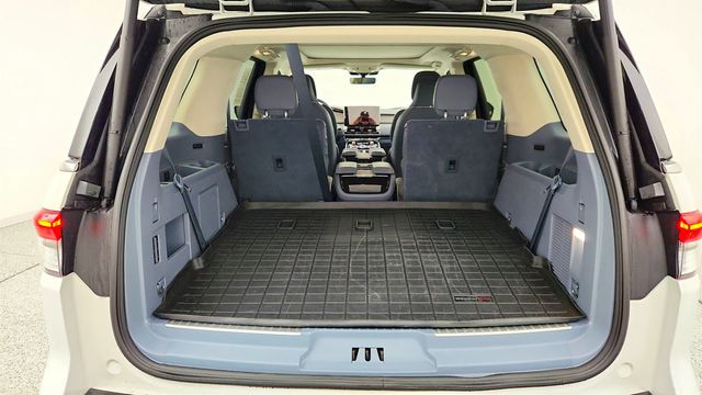 2023 Lincoln Navigator Black Label 4x4 with HD Trailer Tow Package & Massaging 2nd Row - 22984035 - 21