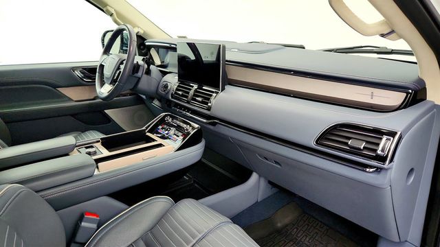 2023 Lincoln Navigator Black Label 4x4 with HD Trailer Tow Package & Massaging 2nd Row - 22984035 - 25