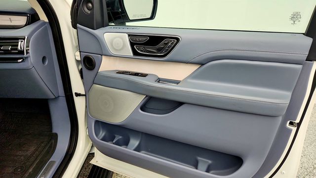 2023 Lincoln Navigator Black Label 4x4 with HD Trailer Tow Package & Massaging 2nd Row - 22984035 - 26