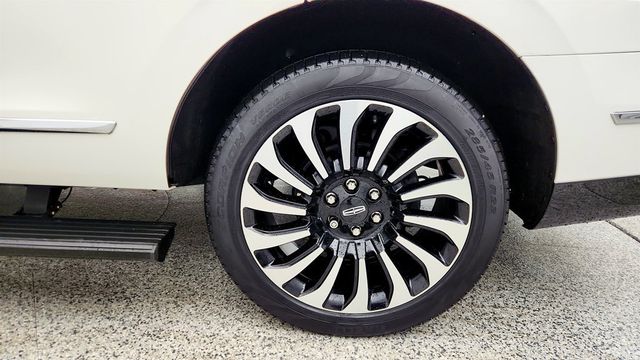 2023 Lincoln Navigator Black Label 4x4 with HD Trailer Tow Package & Massaging 2nd Row - 22984035 - 8