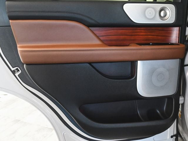 2023 Lincoln Navigator Reserve - 22914452 - 11