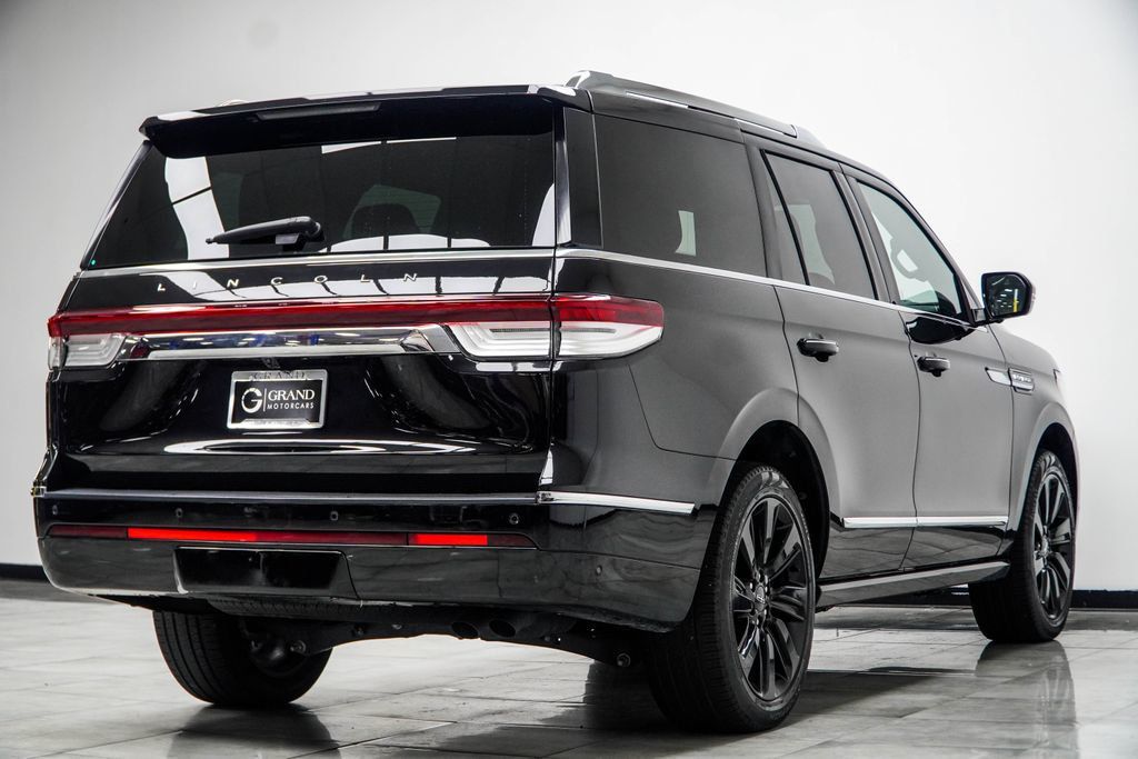 Lincoln Navigator photo 13