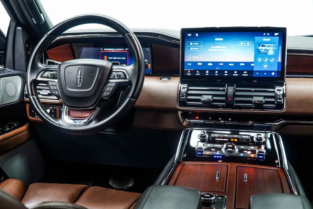 Lincoln Navigator photo 17