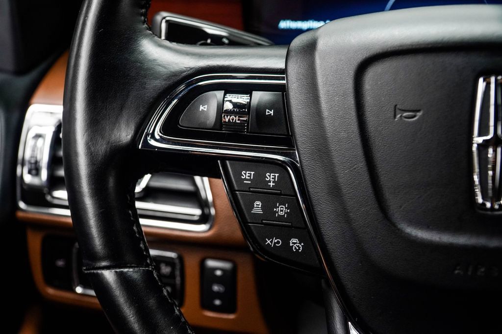 Lincoln Navigator photo 33