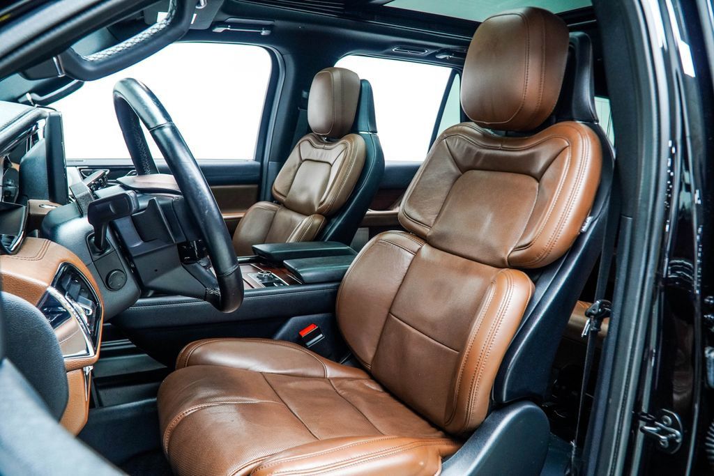 Lincoln Navigator photo 41