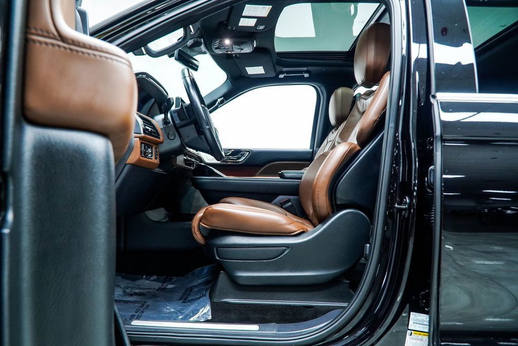Lincoln Navigator photo 42