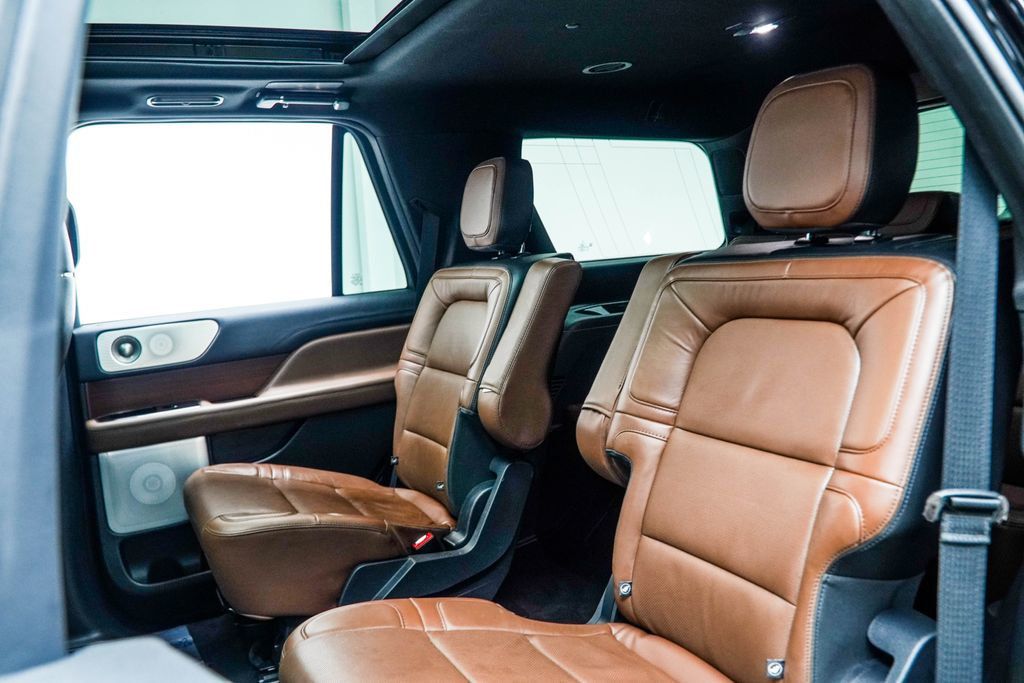 Lincoln Navigator photo 45