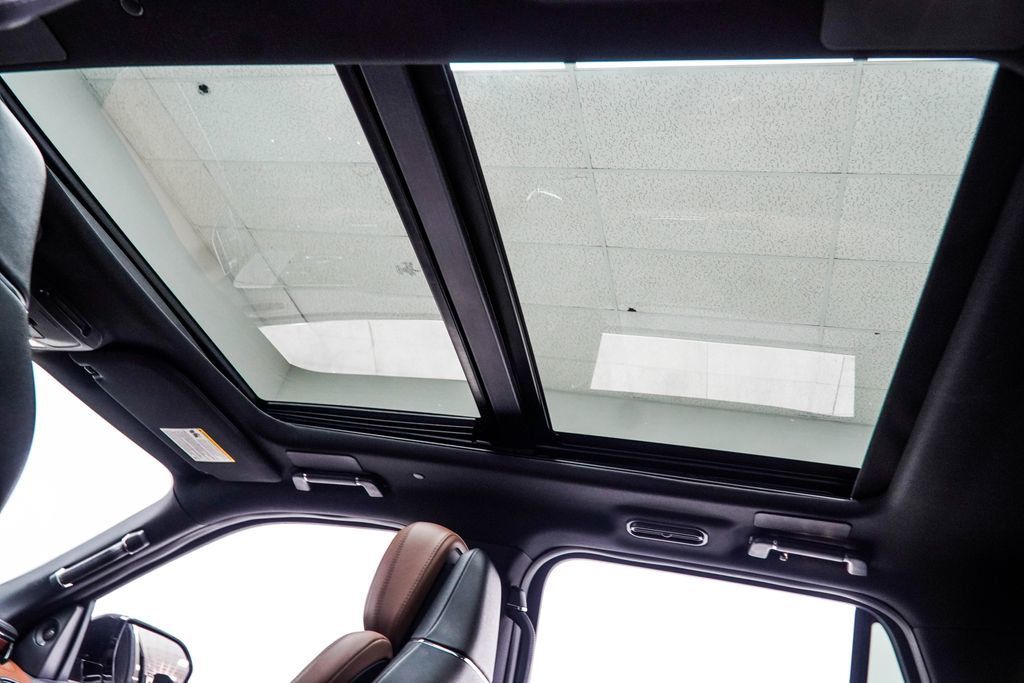 Lincoln Navigator photo 46
